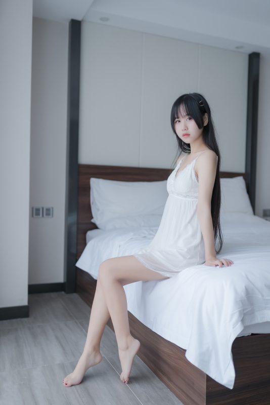 萌芽儿o0 NO.001 白色私房 [44P-159MB]-喵领域
